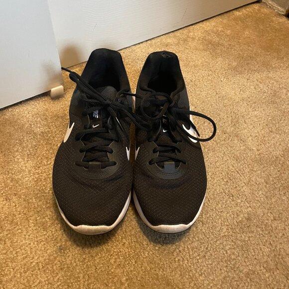 Nike Revolution 6 Women's Road Running Shoes (Wide) - Picture 1 of 6
